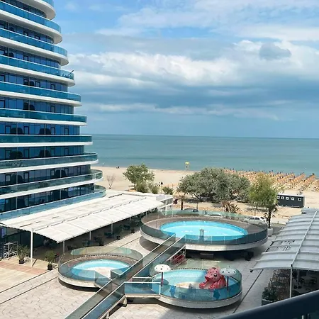 Mamaia Nord Sea View White Titanic